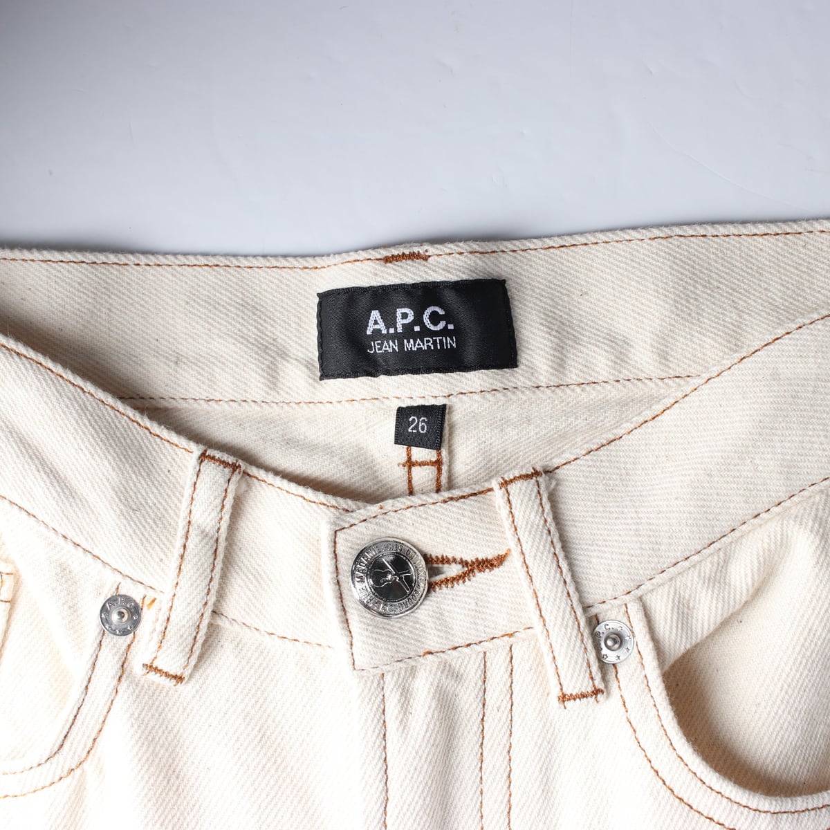 아페쎄 A.P.C. 22SS 마틴 리지드 하이라이즈 진 에크루 데님 팬츠 상세 이미지 3