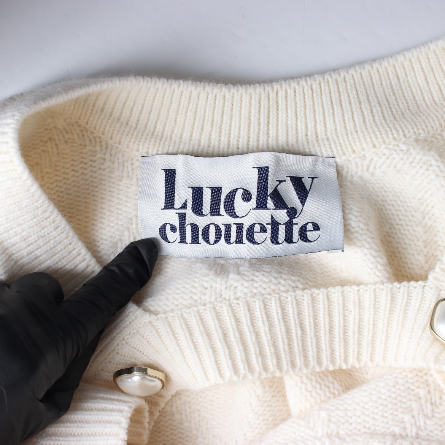 럭키슈에뜨 21FW LUCKY 7 레터링 크롭 울 니트 이미지 3