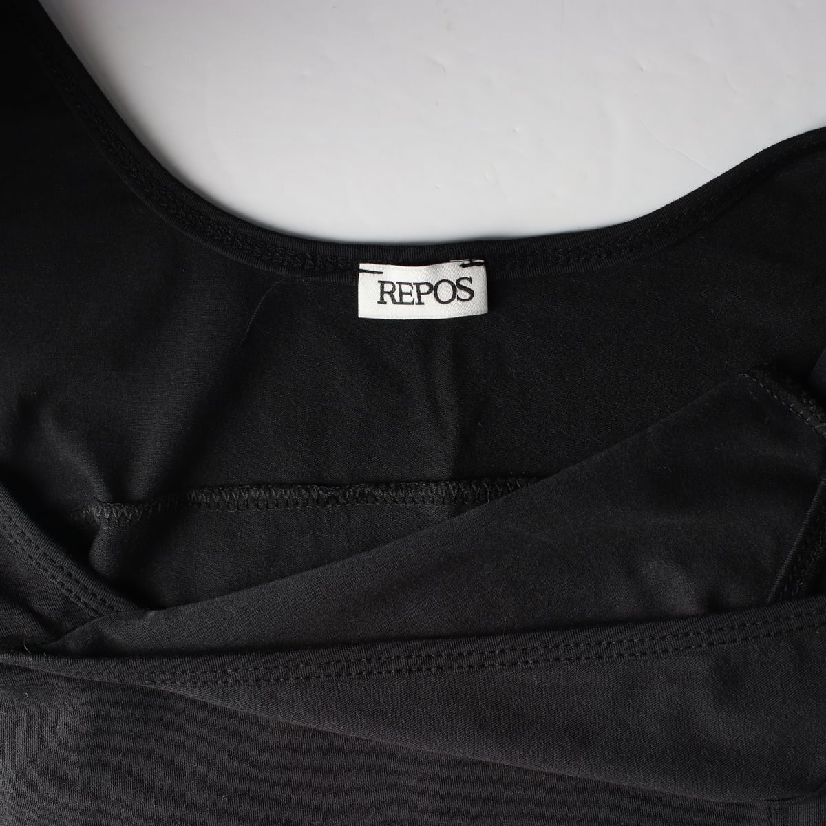 리포스 25SS 브이넥 슬리브리스 티셔츠 블랙 상세 이미지 3