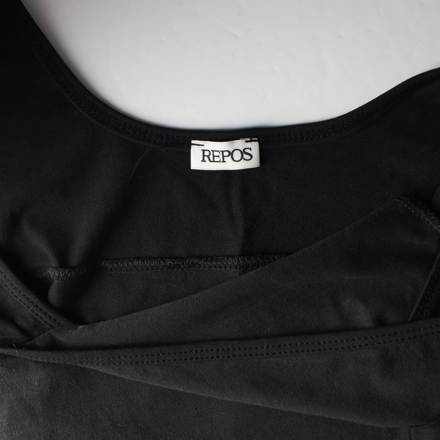 리포스 25SS 브이넥 슬리브리스 티셔츠 블랙 이미지 3