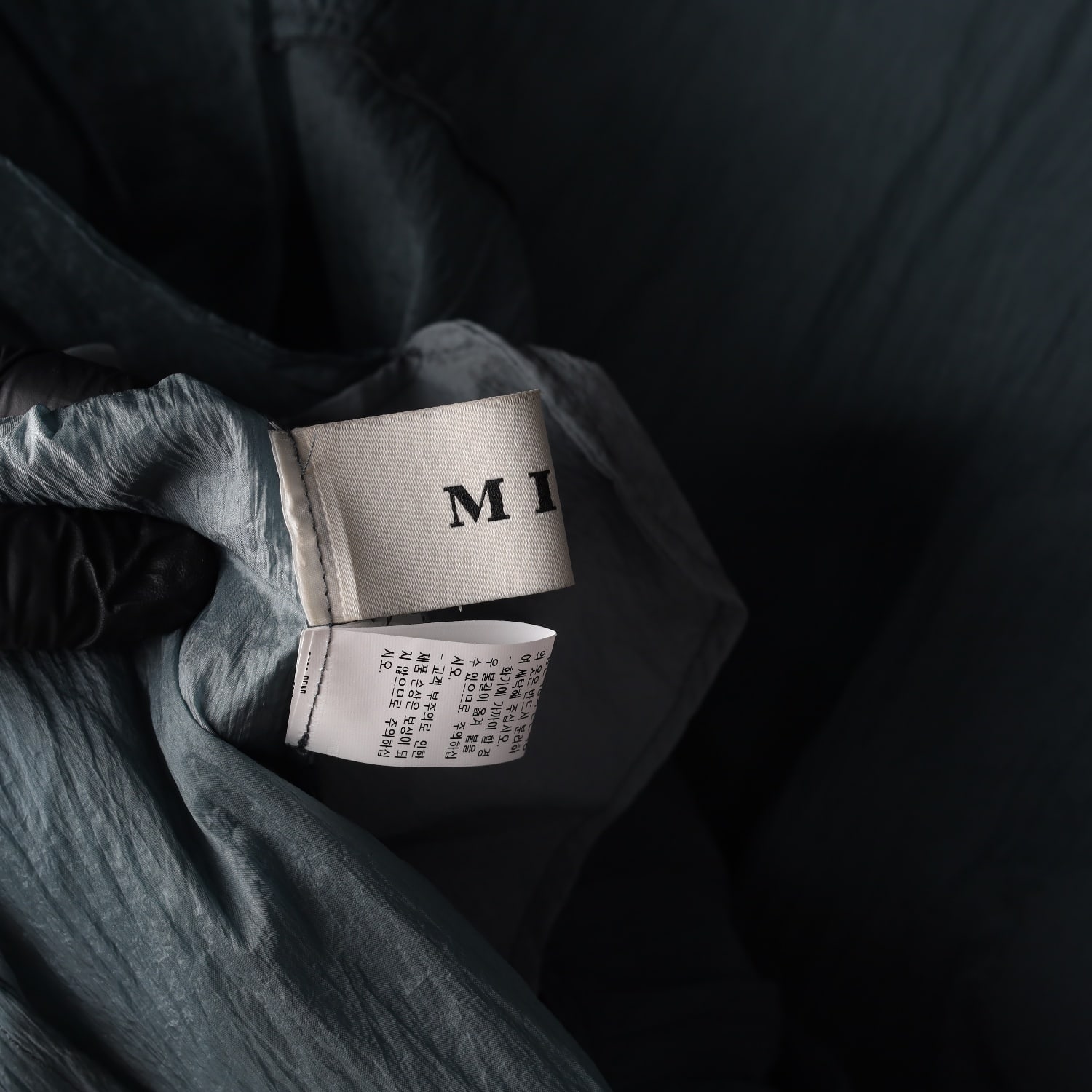 마인 MINE 후드 크링클 티어드 롱 바람막이 재킷 이미지 3