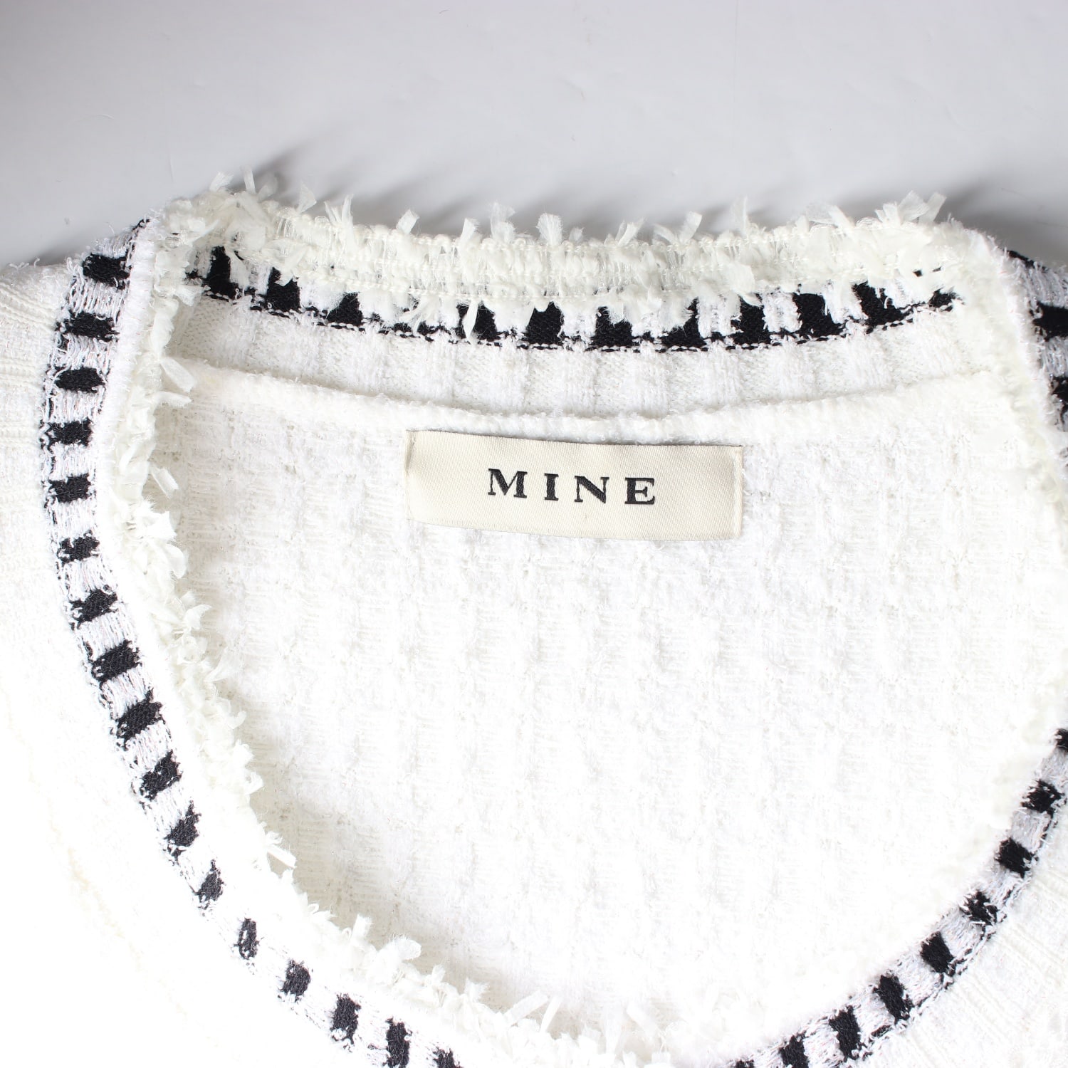 마인 MINE 22SS 배색 크롭 니트 반팔 가디건 이미지 3