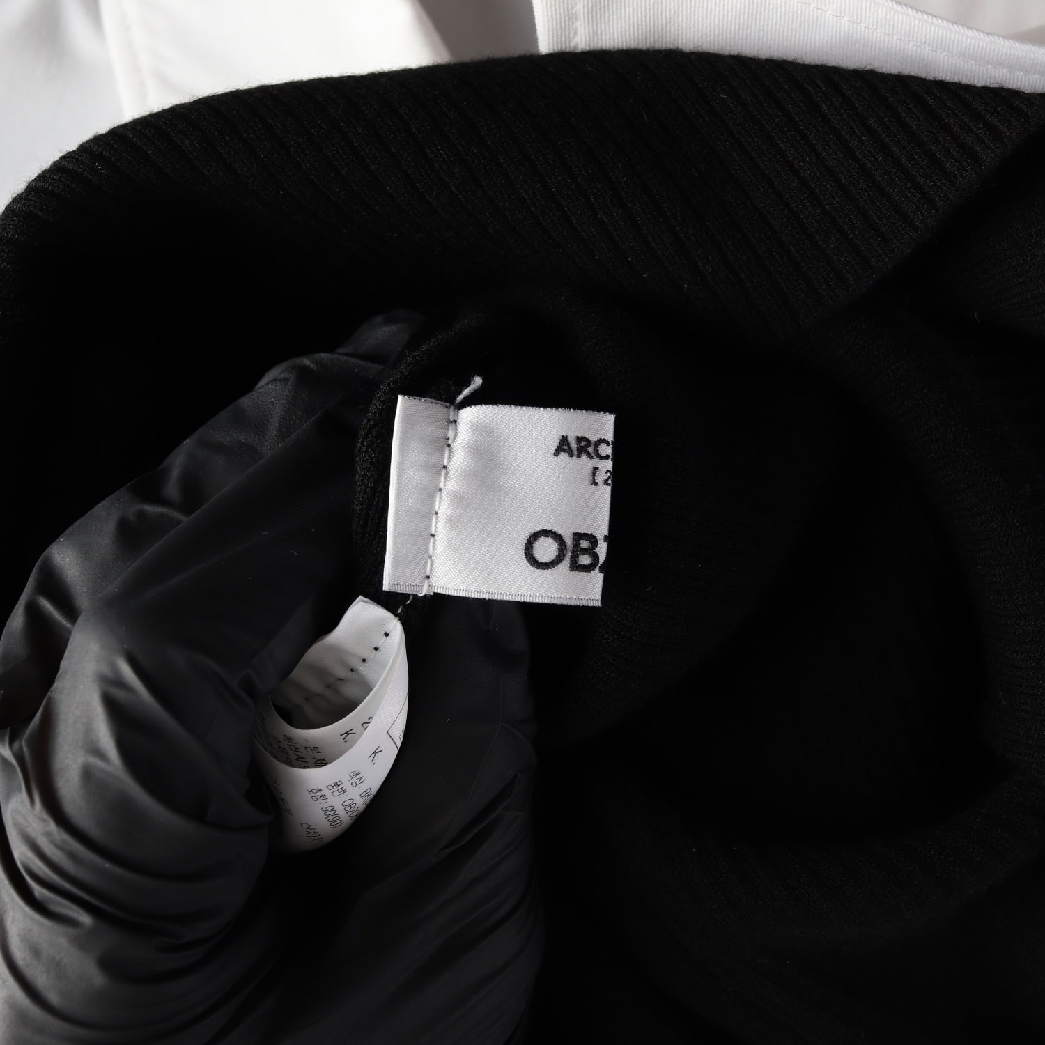 오브제 OBZEE 22FW 버튼 디테일 니트 롱 원피스 이미지 3