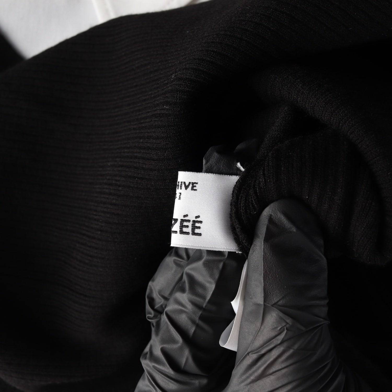 오브제 OBZEE 22FW 버튼 디테일 니트 롱 원피스 이미지 4