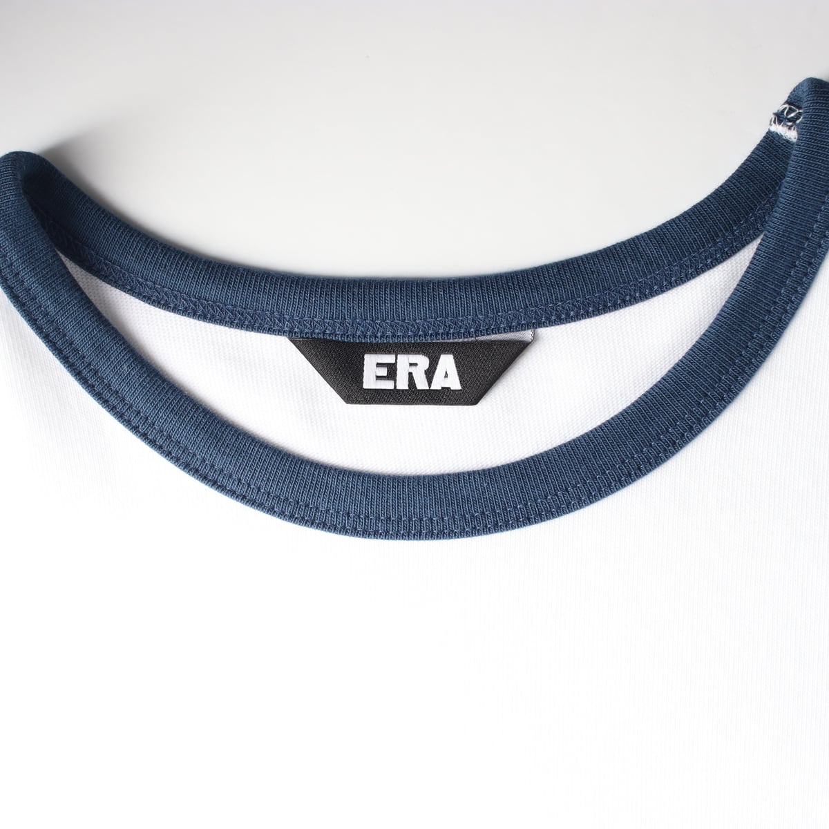 이알에이 ERA 칼라 엣지 슬림 링거 반팔 티셔츠 공용 상세 이미지 3