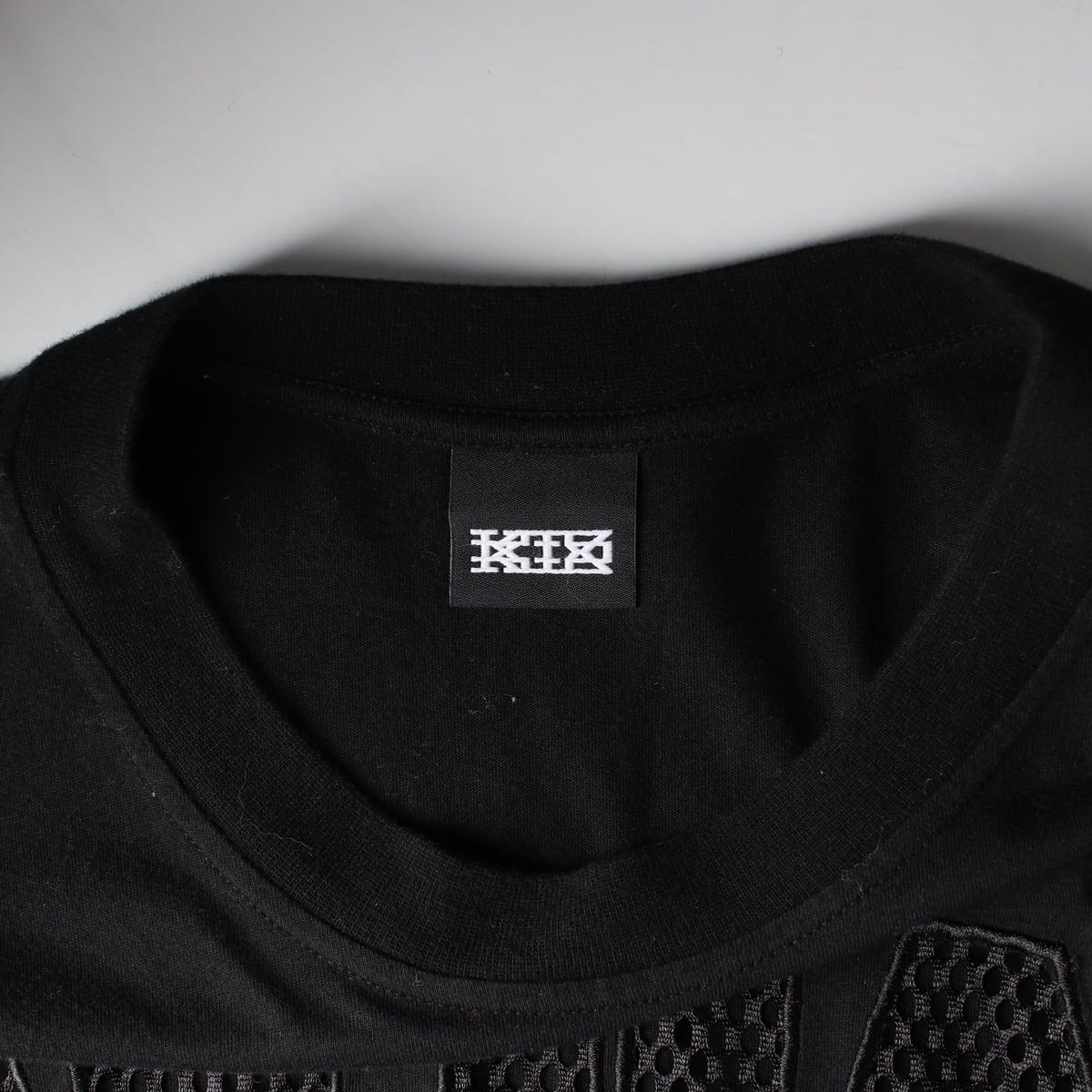 코쿤투자이 KTZ Kokon to Zai 로고 반팔티 블랙 상세 이미지 3