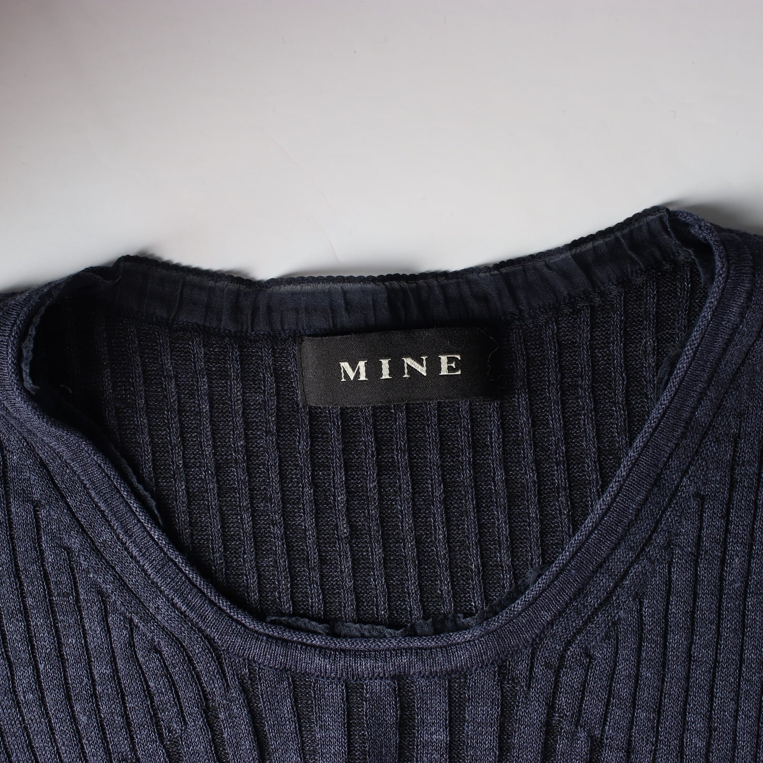 마인 MINE 리브드 린넨 울 블렌드 니트 슬리브리스 탑 이미지 3