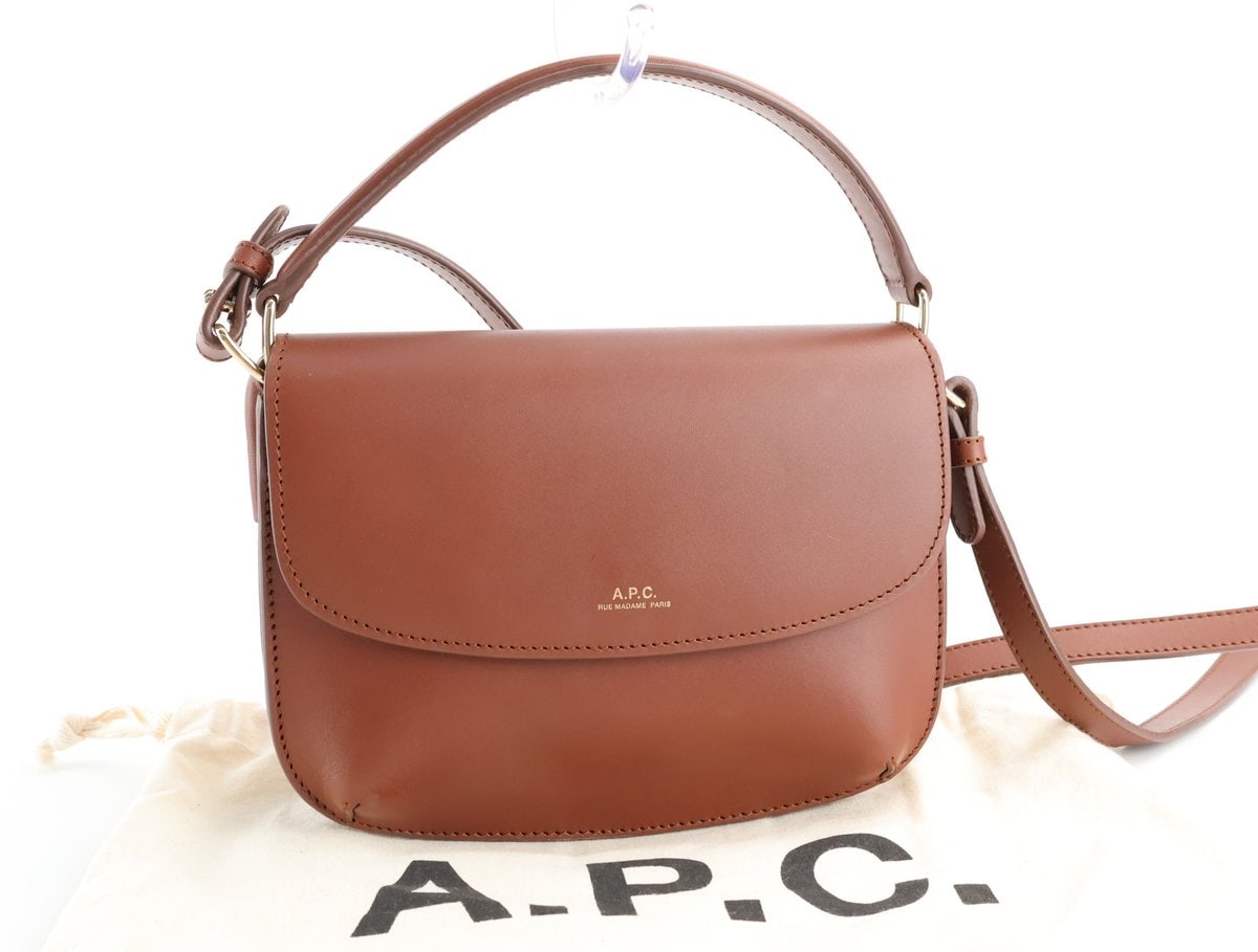 아페쎄 A.P.C. 사라 숄더 A 스트랩 미니백 넛 브라운 이미지 1