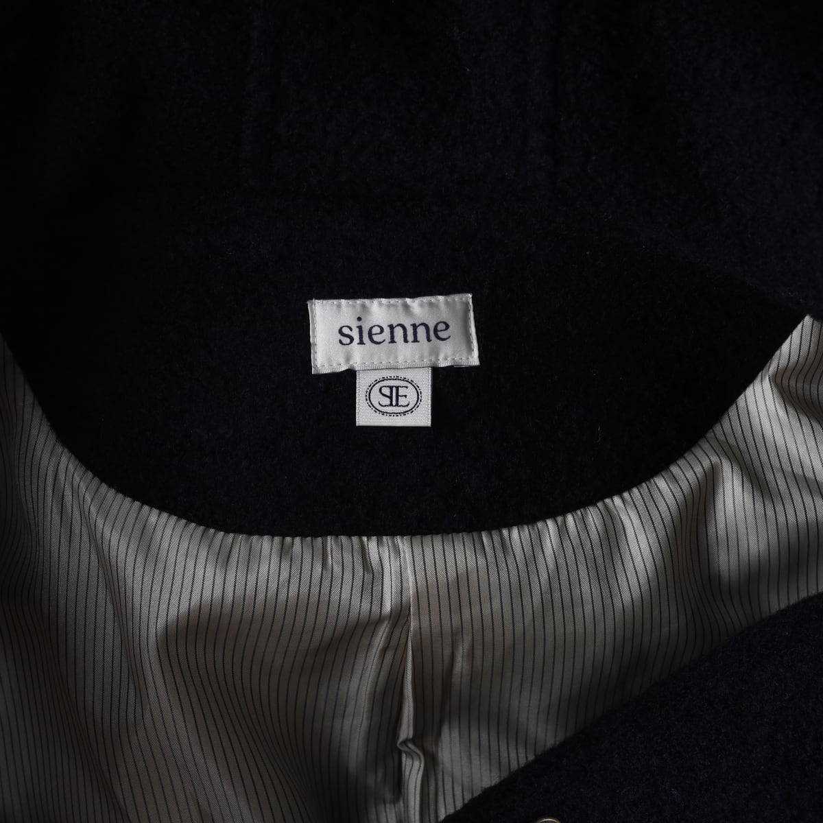 시엔느 23FW 울 알파카 Swedish Noir 후디 롱 코트 상세 이미지 4
