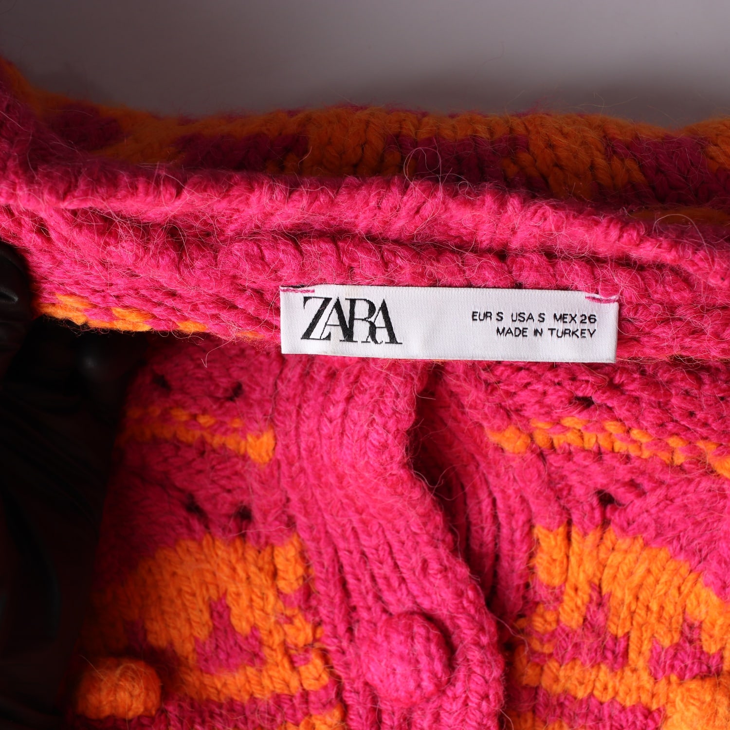 자라 패턴 자카드 크롭 니트 가디건 이미지 3