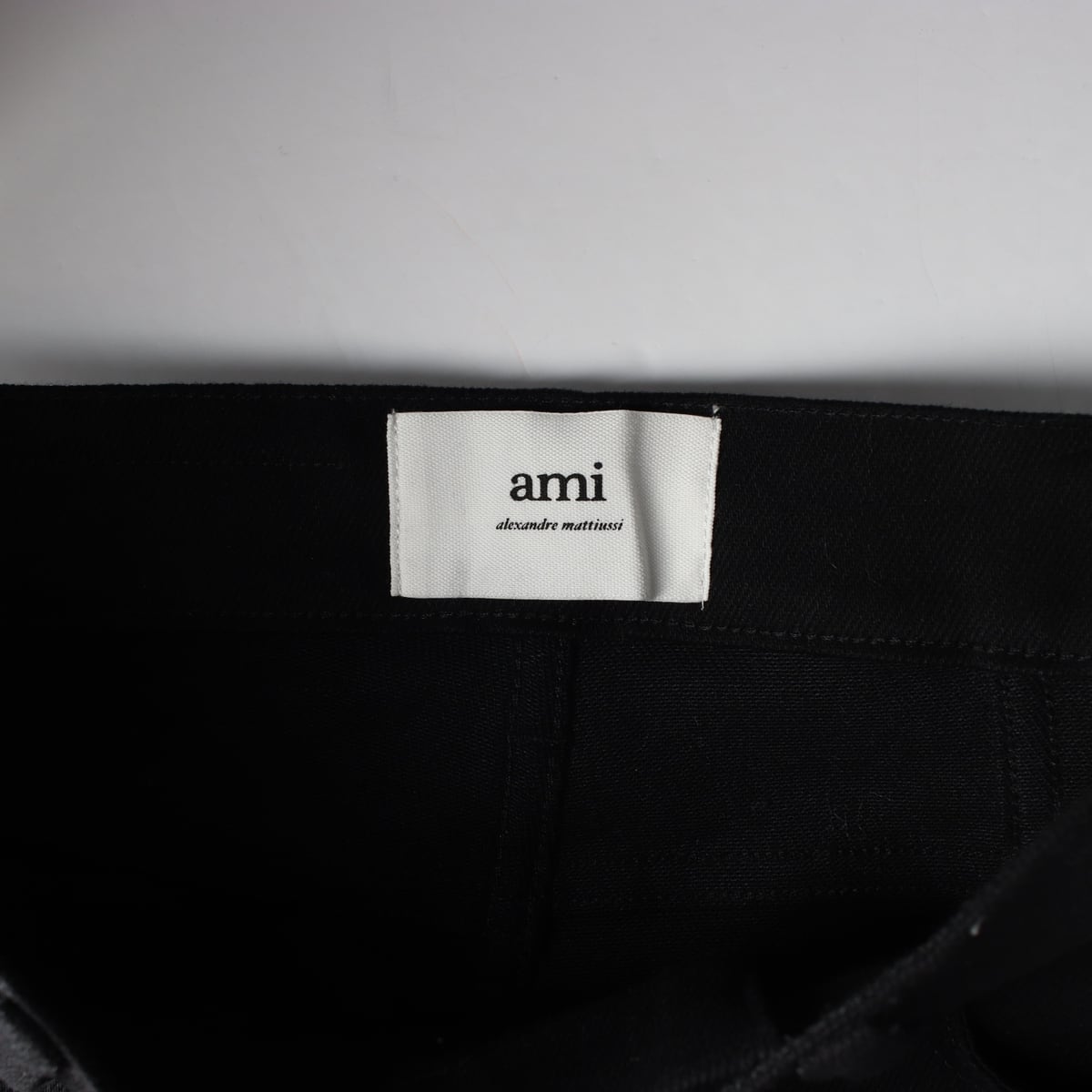 아미 ami 블랙 슬림 크롭 데님 팬츠 상세 이미지 3
