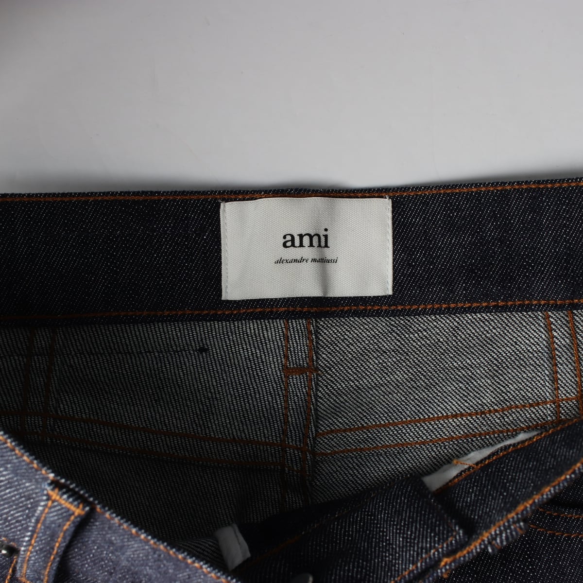 아미 ami 슬림핏 크롭 데님 팬츠 상세 이미지 3