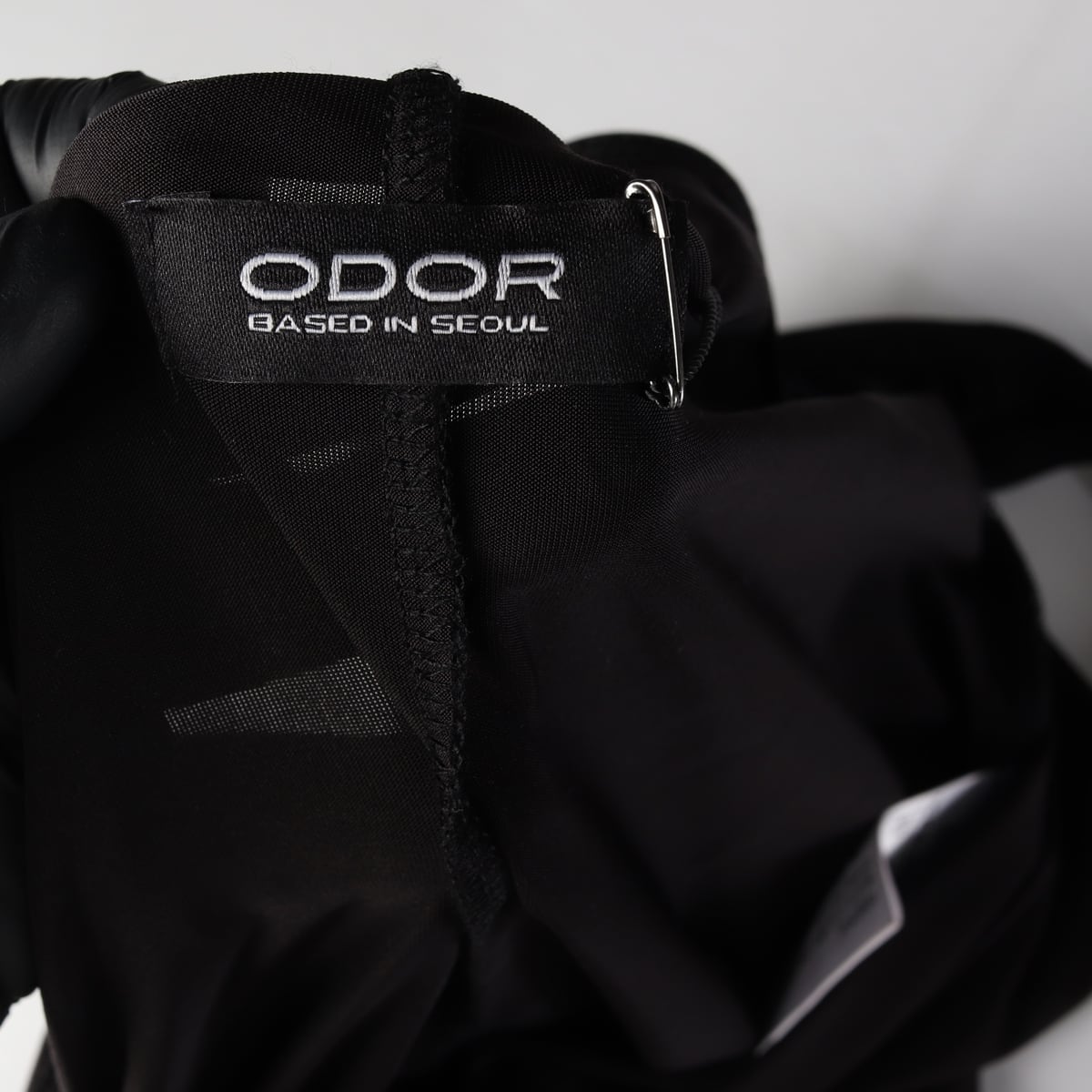 (새상품) 오도어 ODOR 24SS No.5 스트레치 롬퍼 블랙 셋업 상세 이미지 3