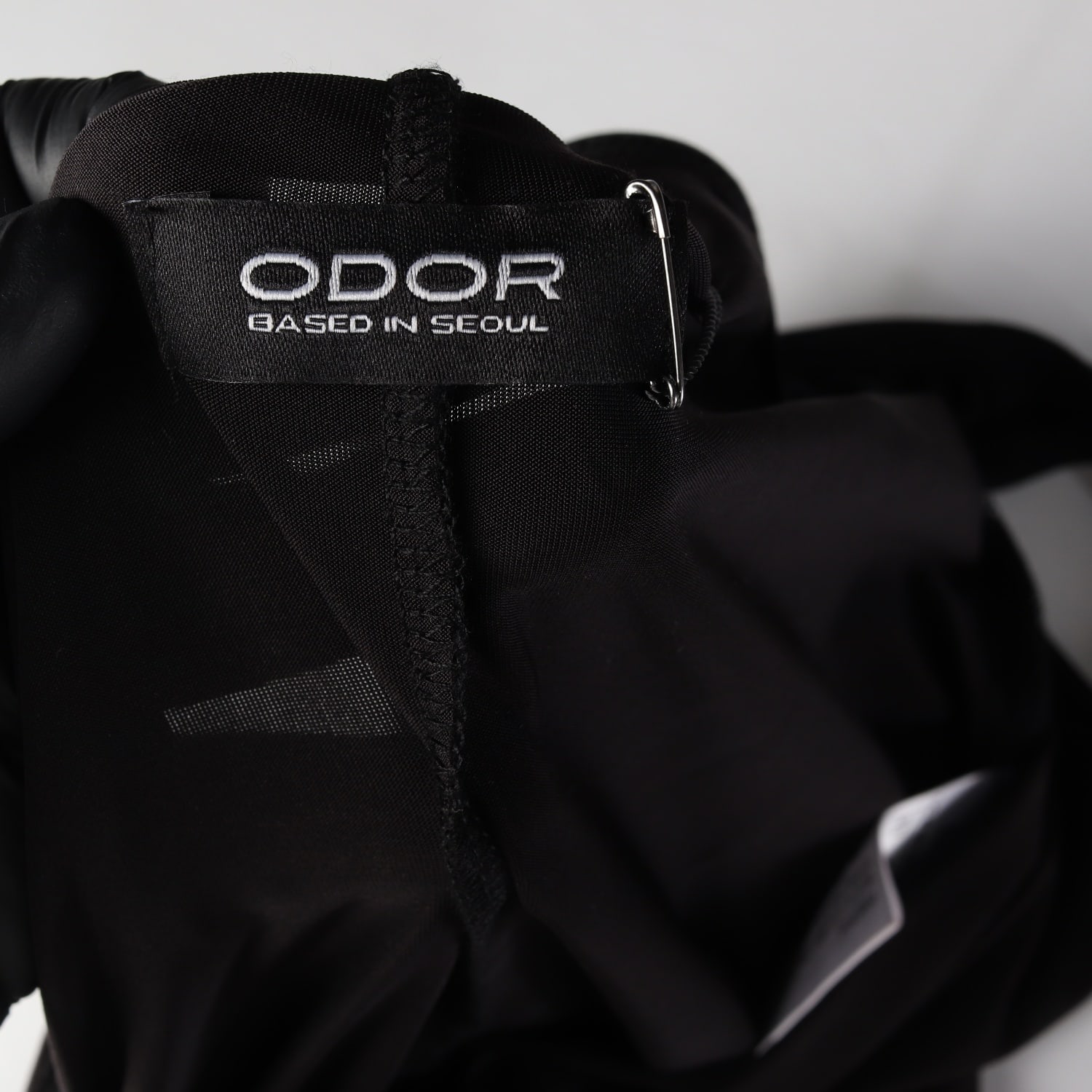 (새상품) 오도어 ODOR 24SS No.5 스트레치 롬퍼 블랙 셋업 이미지 3