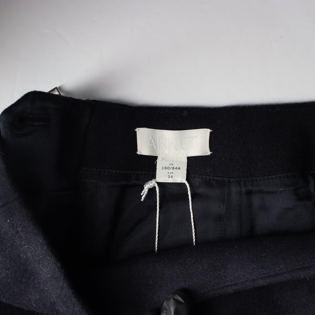 (새상품) 아르켓 23FW 울 블렌드 미니 스커트 네이비 상세 이미지 3