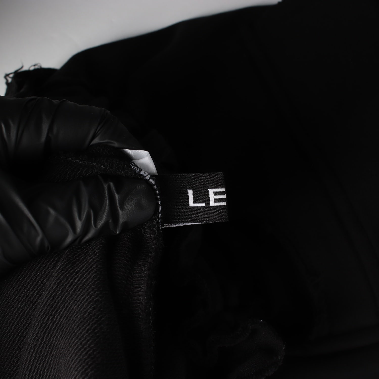 엘이이와이 LEEY 23FW RIVET 리벳 카고 미니 스웻 스커트 블랙 이미지 3