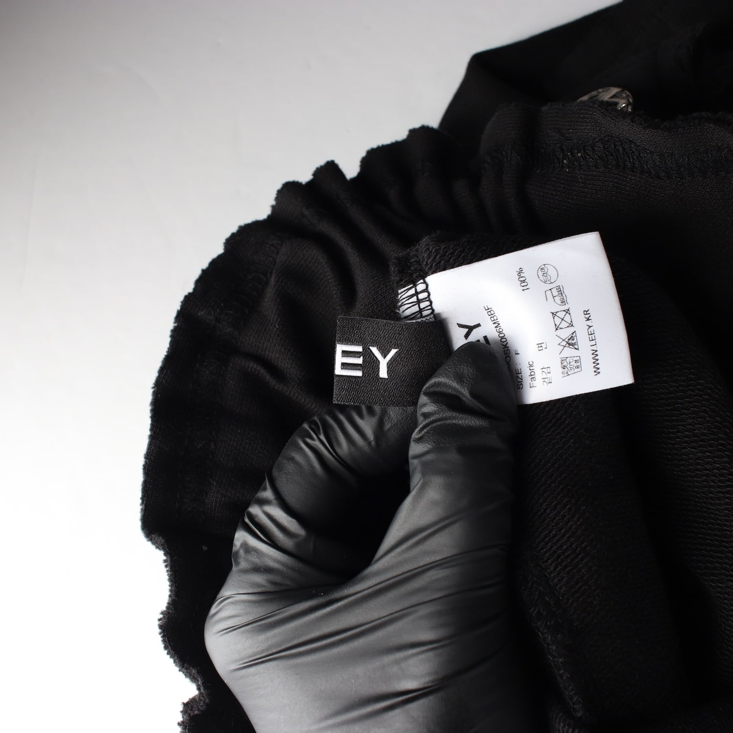 엘이이와이 LEEY 23FW RIVET 리벳 카고 미니 스웻 스커트 블랙 이미지 4