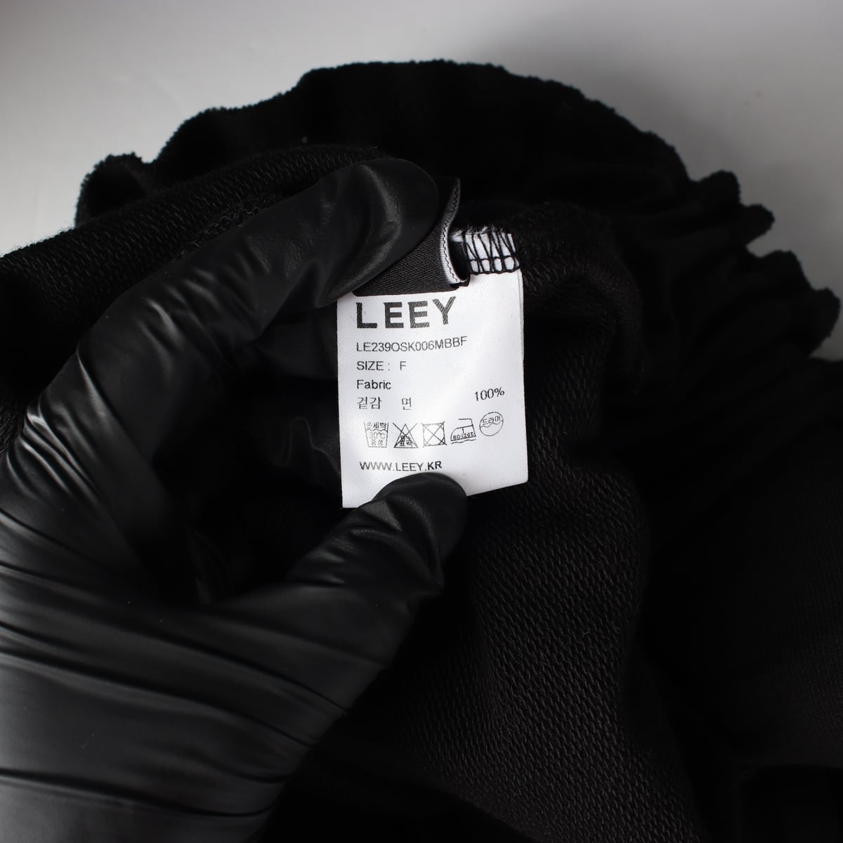 엘이이와이 LEEY 23FW RIVET 리벳 카고 미니 스웻 스커트 블랙 상세 이미지 5