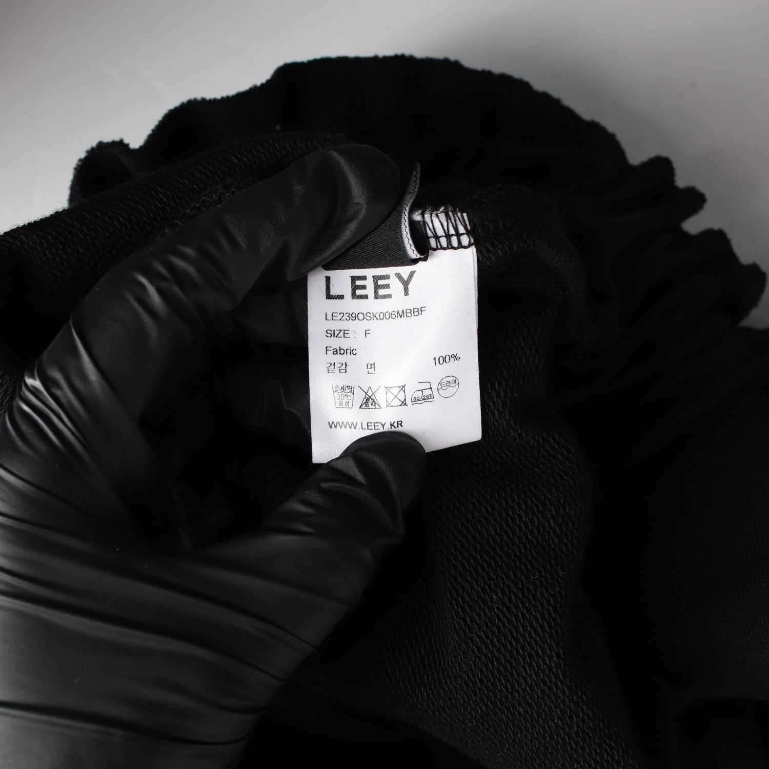 엘이이와이 LEEY 23FW RIVET 리벳 카고 미니 스웻 스커트 블랙 이미지 5