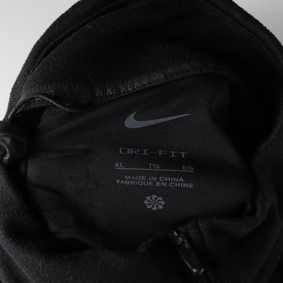 나이키 22FW 우먼스 드라이핏 스우시 런 러닝 재킷 상세 이미지 3
