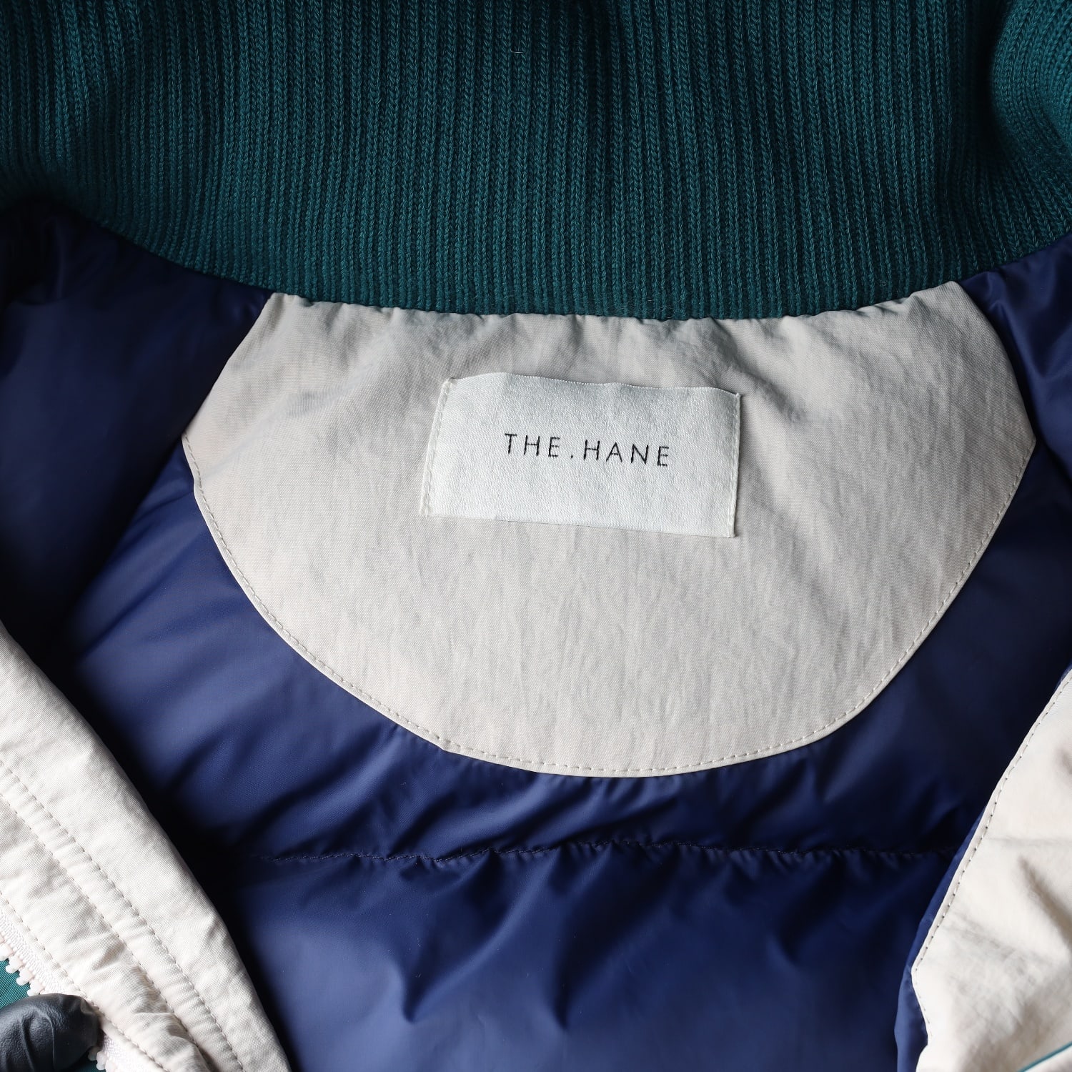 하네 25FW 플렌티 레글런 패딩 페일 베이지  이미지 4