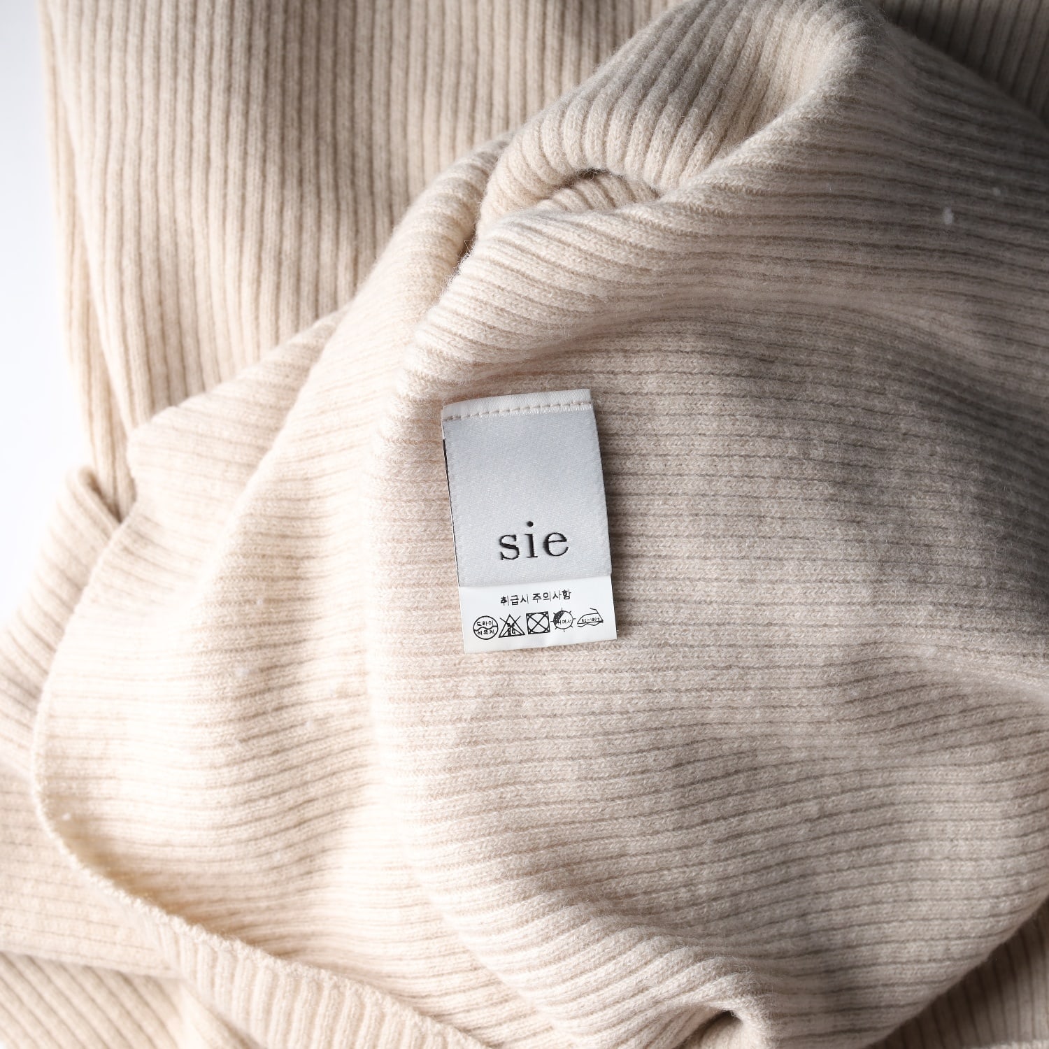 시에 SIE 21FW 울 100% 리브드 니트 원피스 이미지 3