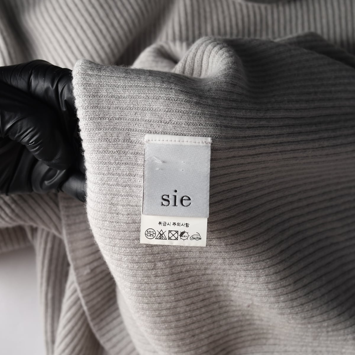 시에 SIE 21FW 울 100% 슬림핏 리브드 니트 원피스 상세 이미지 3