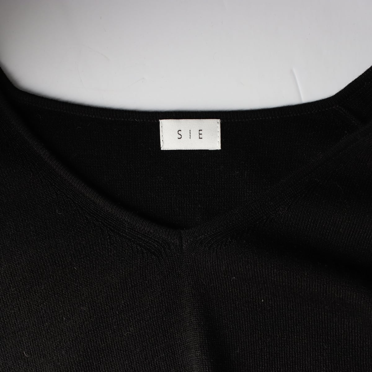 시에 SIE 21FW 텐셀 울 블렌드 브이넥 니트 스웨터 상세 이미지 3