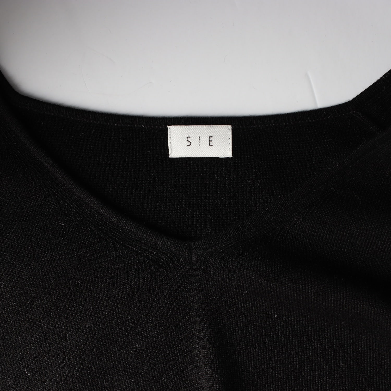 시에 SIE 21FW 텐셀 울 블렌드 브이넥 니트 스웨터 이미지 3