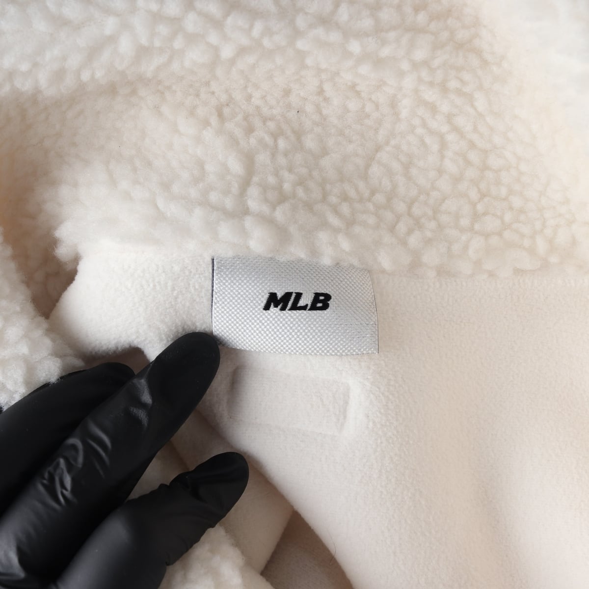 엠엘비 MLB 22FW 베이직 메가로고 스탠드넥 후리스 플리스 점퍼 NY  상세 이미지 3