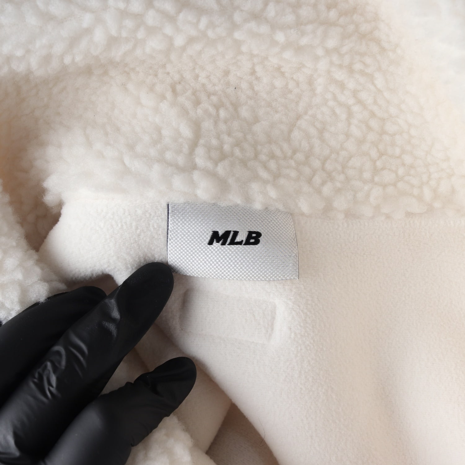 엠엘비 MLB 22FW 베이직 메가로고 스탠드넥 후리스 플리스 점퍼 NY  이미지 3