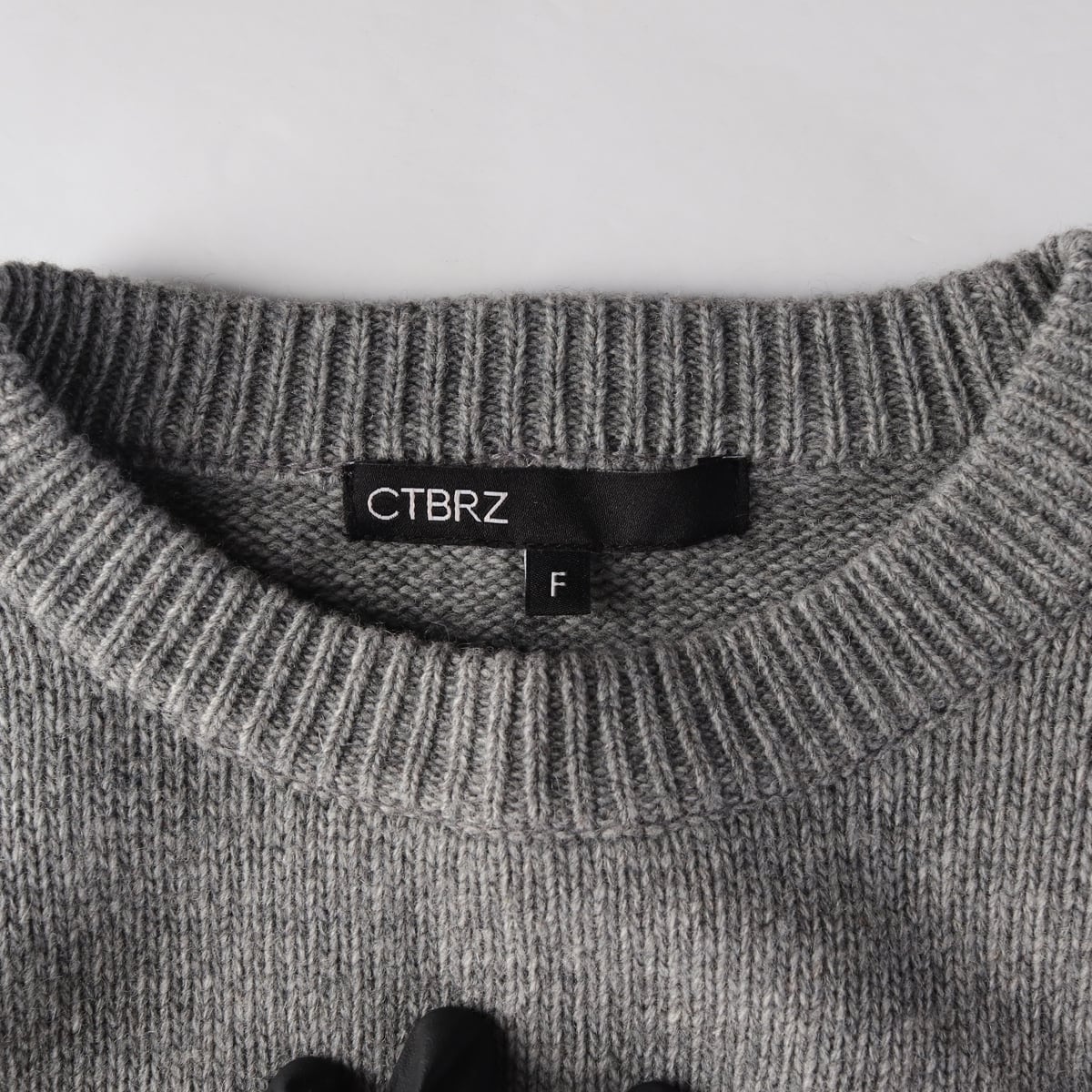 시티브리즈 23FW 램스울 심볼 로고 니트 스웨터 그레이  상세 이미지 3