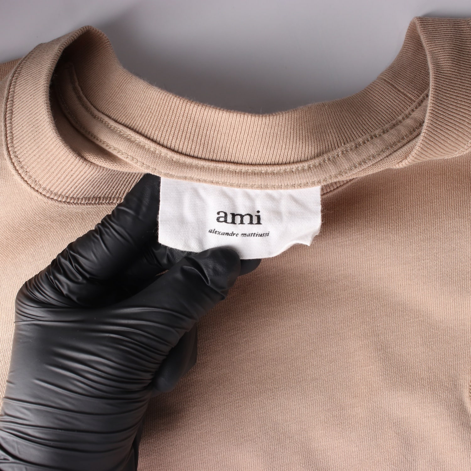 아미 ami 22SS 톤온톤 하트 로고 반팔 티셔츠 베이지 공용 이미지 3