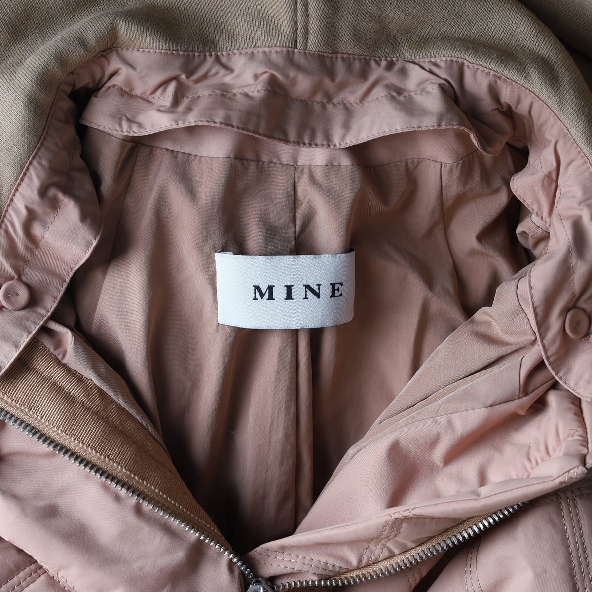 마인 MINE 후드 퀼팅 경량 롱 패딩 상세 이미지 4
