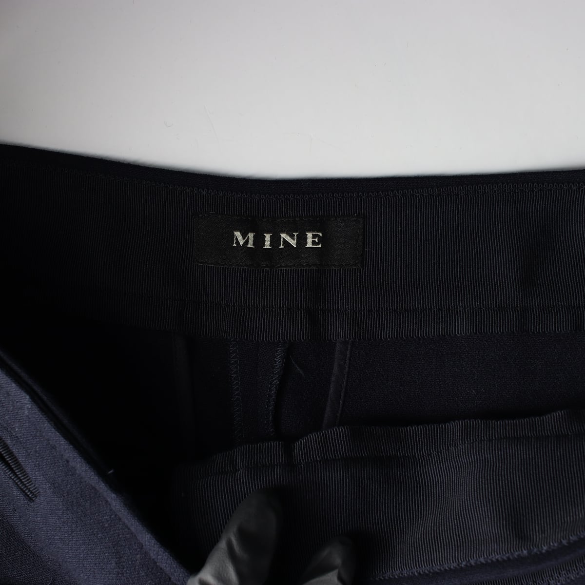 마인 MINE 스트레이트핏 울 슬랙스 다크 네이비 상세 이미지 3