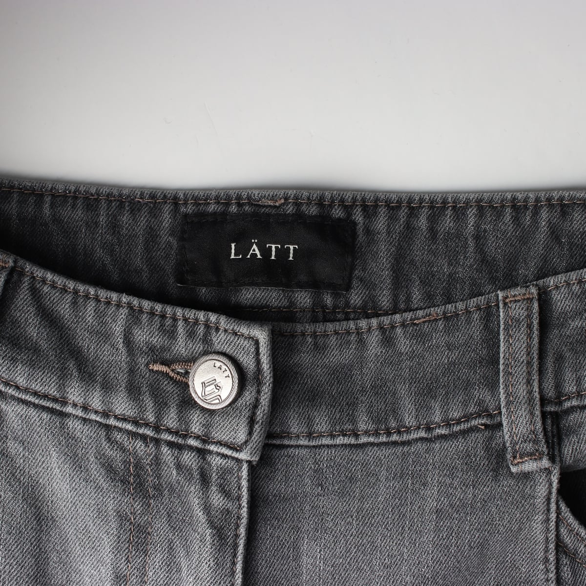 래트 LATT 23FW 테이퍼드핏 그레이 데님팬츠 상세 이미지 3