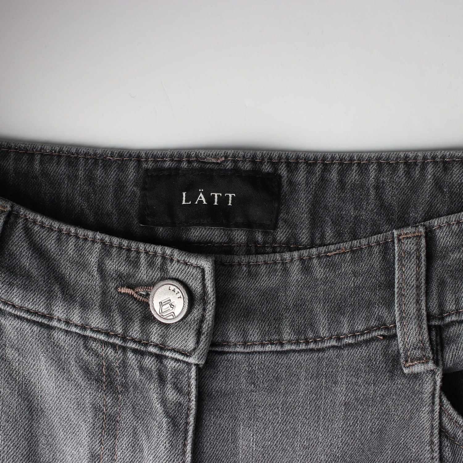 래트 LATT 23FW 테이퍼드핏 그레이 데님팬츠 이미지 3