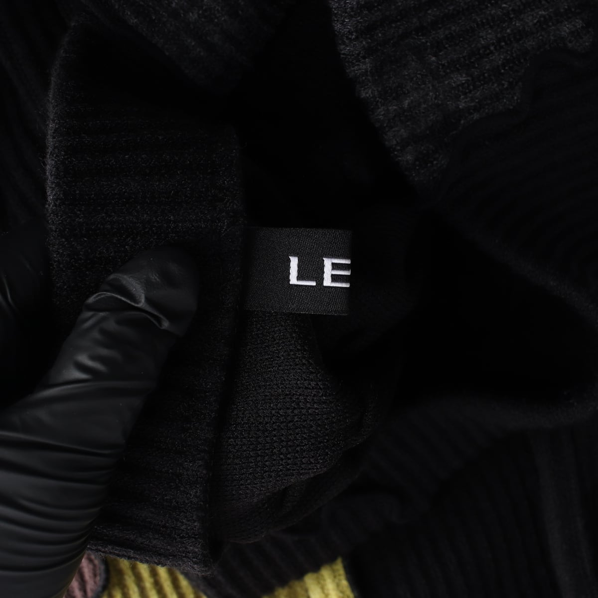 엘이이와이 LEEY 22FW 플레어 라인 패턴 팬츠 블랙  상세 이미지 3