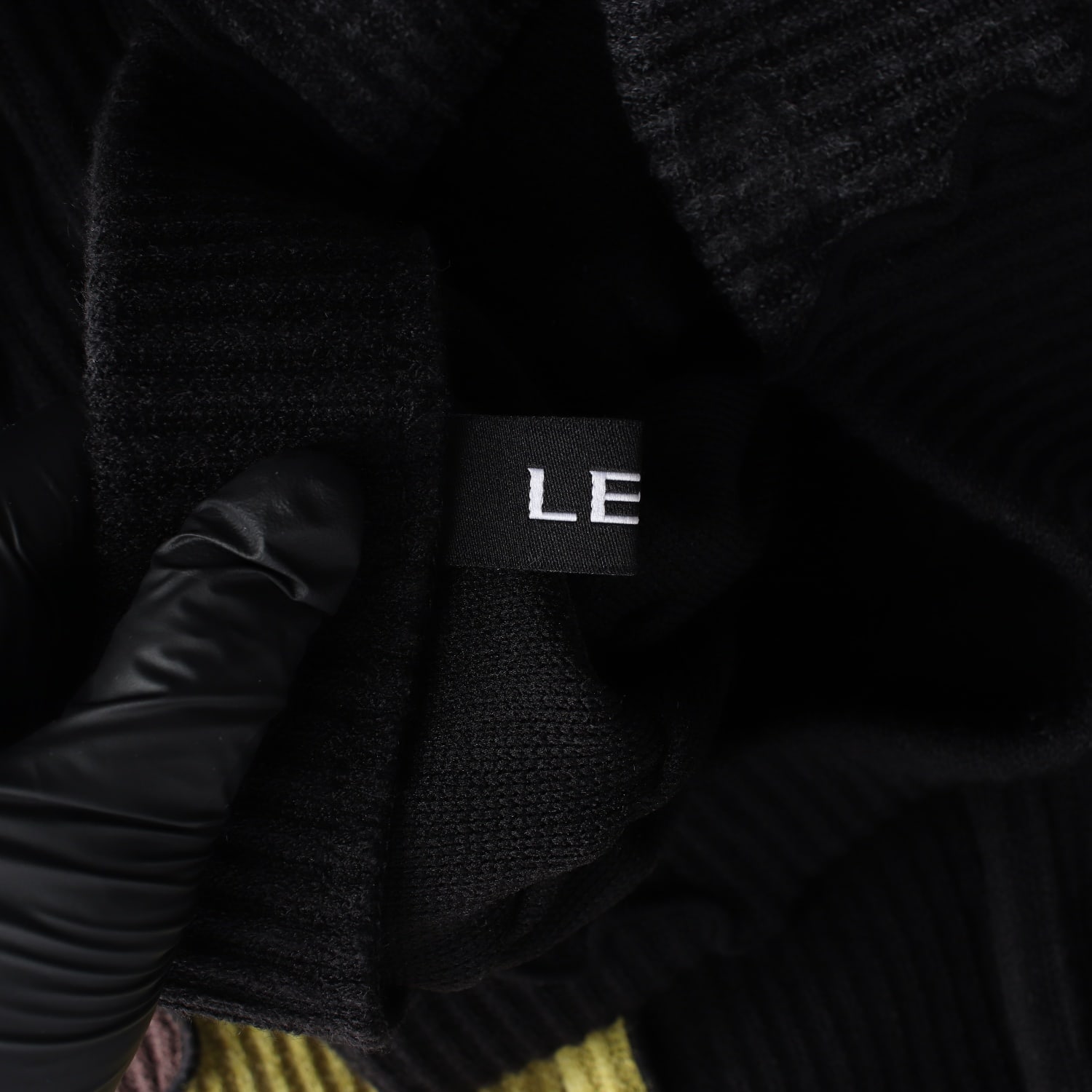 엘이이와이 LEEY 22FW 플레어 라인 패턴 팬츠 블랙  이미지 3