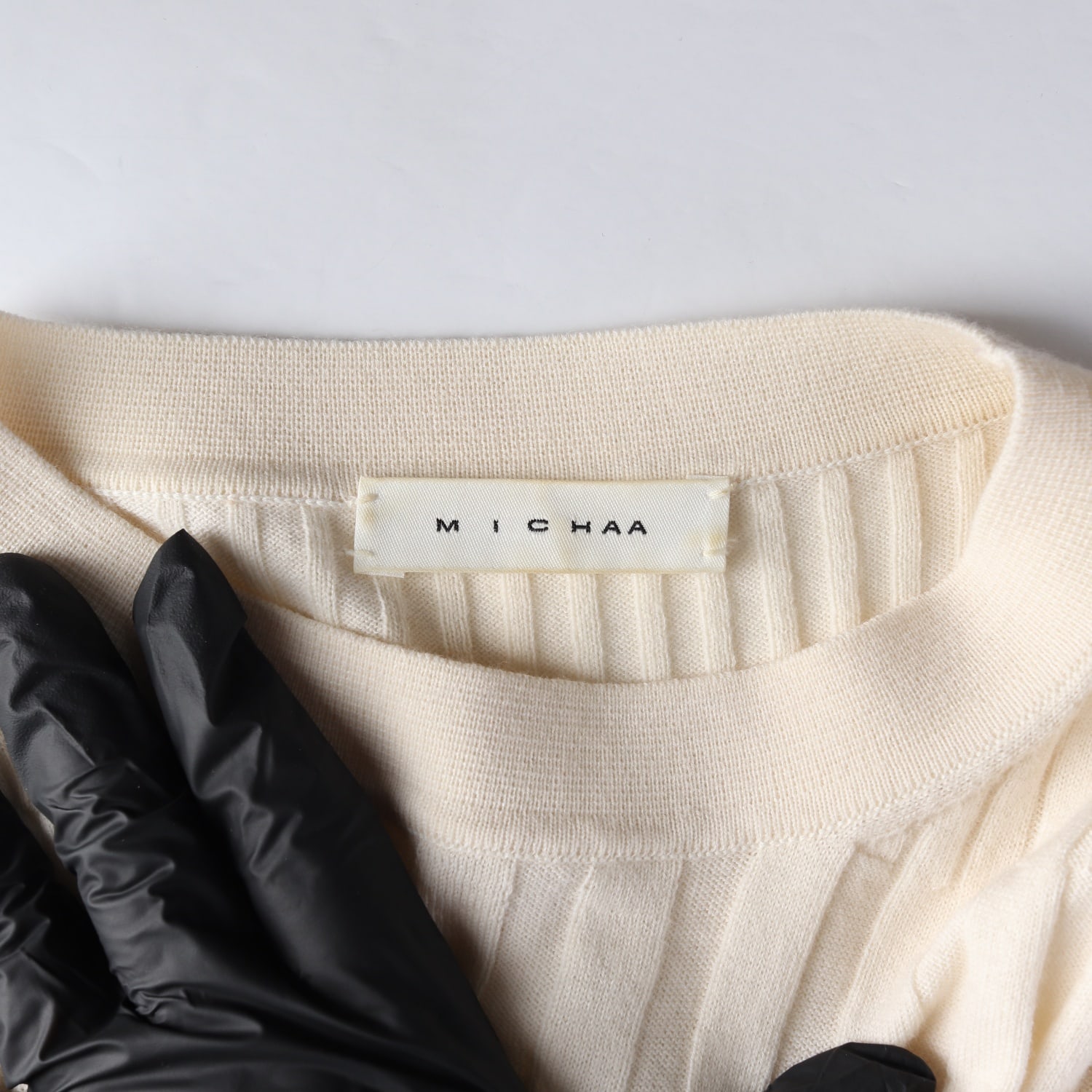 미샤 캐시미어 울 플레어 슬릿 슬리브 라운드 니트 탑 이미지 3