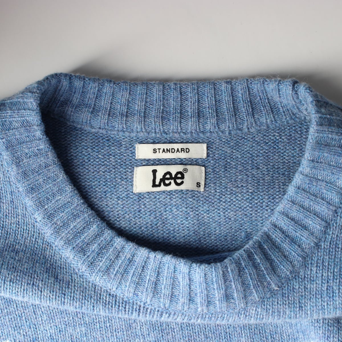 리 LEE 24FW 빅 로고 울 니트 스웨터 라이트블루 상세 이미지 3