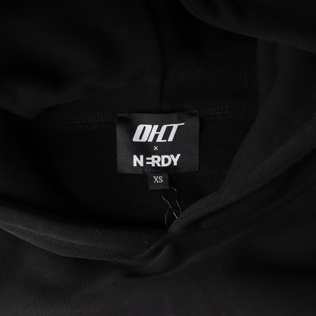(새상품) 널디 X OHT 콜라보 피어스드 크롭 컷아웃 후드티 상세 이미지 3
