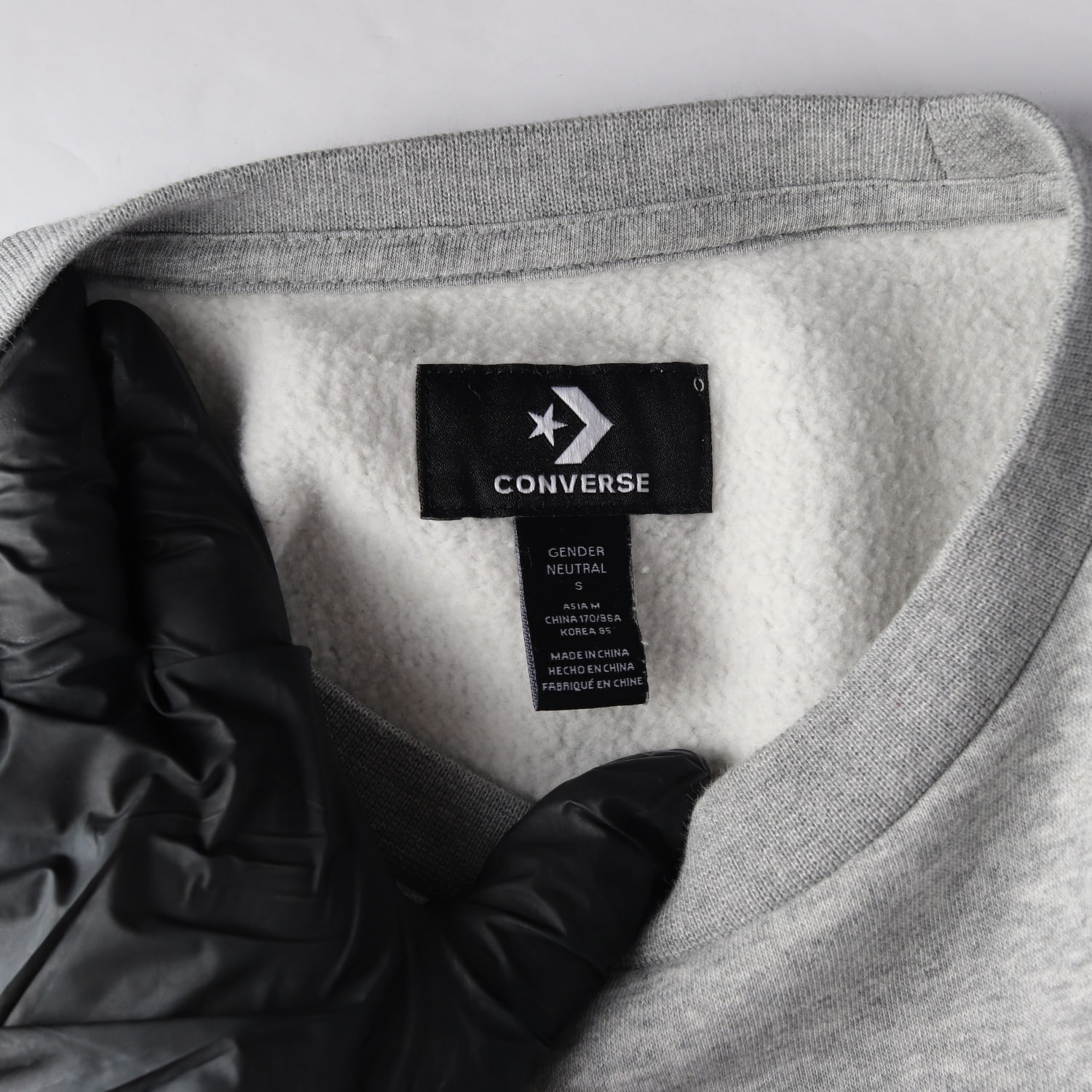 컨버스 23FW 척테일러 올스타 로고 프린트 기모 맨투맨 이미지 3
