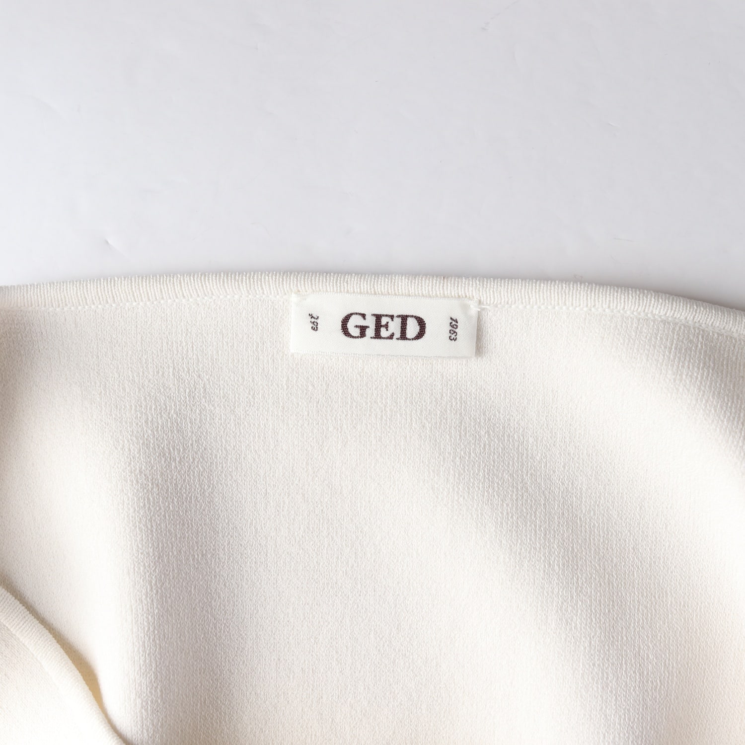 게드 GED 25SS 스퀘어넥 니트 슬리브리스 나시 탑 아이보리 이미지 3