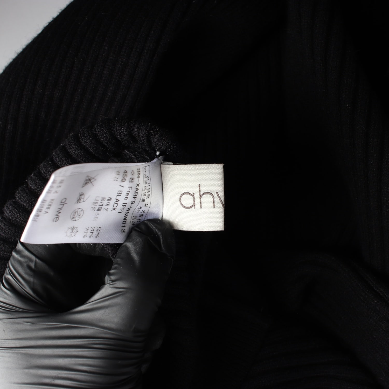 아위 AHWE 21FW 볼륨 소매 모크넥 니트 스웨터 블랙 이미지 3