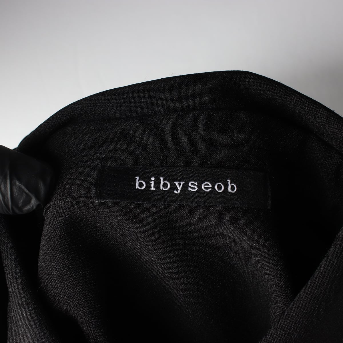 바이바이섭 블랙 디테일 셔츠 상세 이미지 3