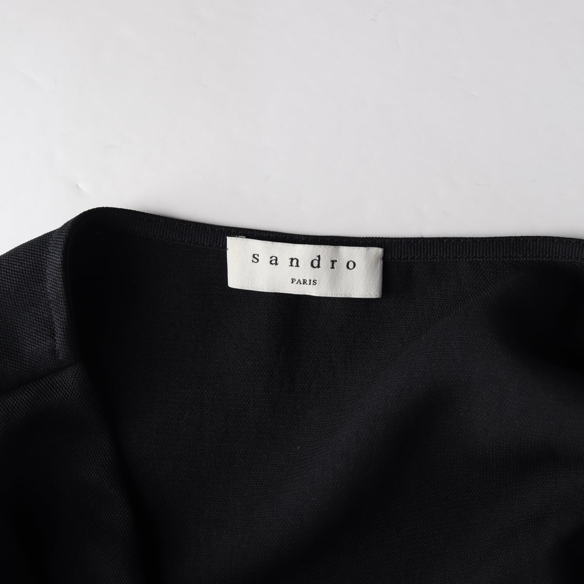 산드로 플리츠 버튼 브이넥 퍼프 원피스 상세 이미지 3