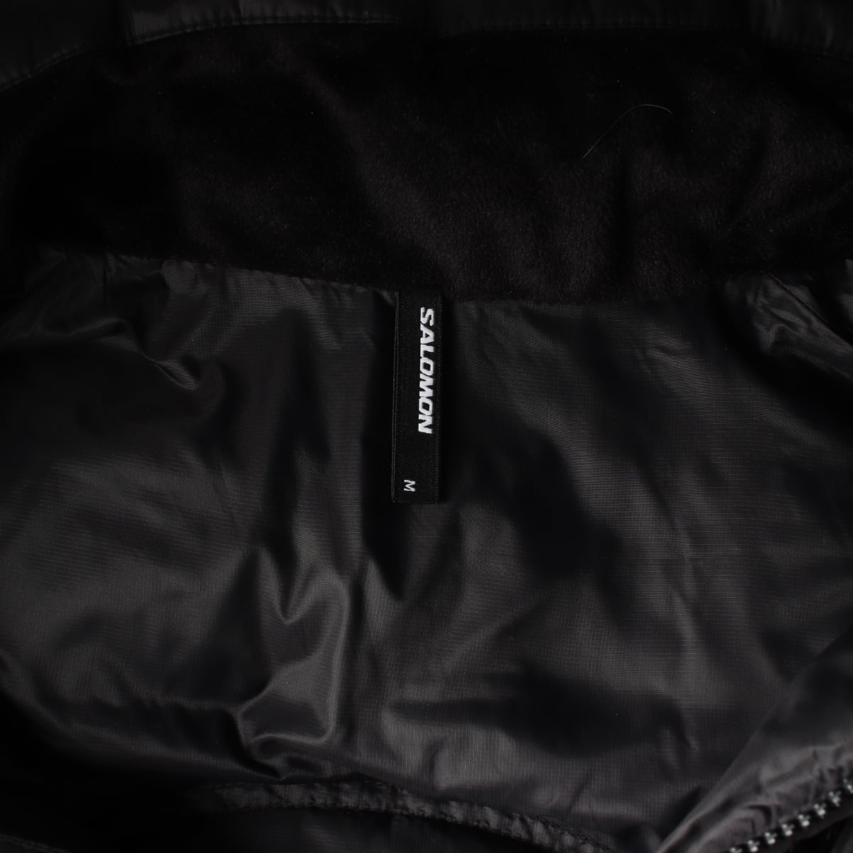 살로몬 24FW 우먼스 컨투어 크롭 다운 그레이 구스 다운 숏 패딩 상세 이미지 4