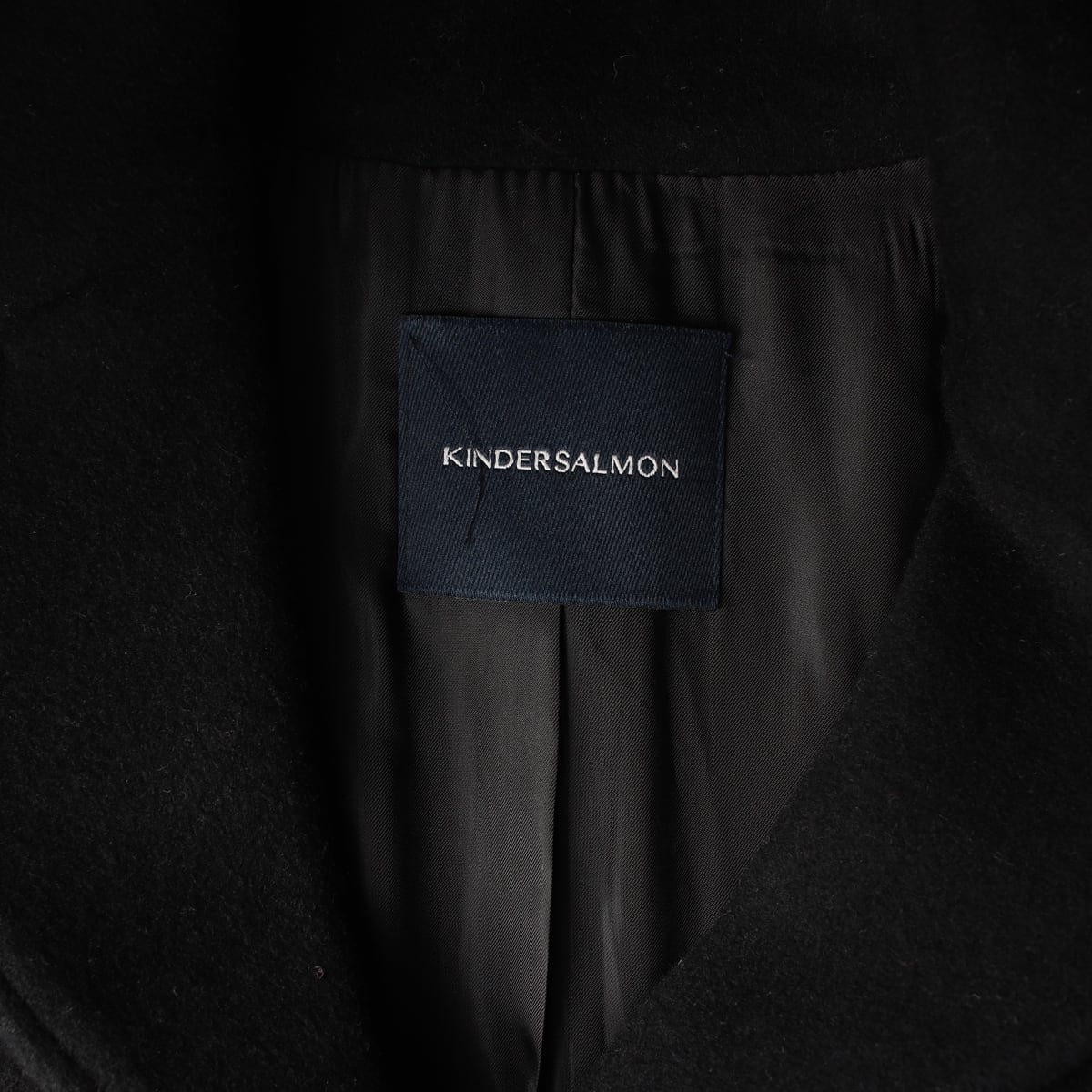 킨더살몬 fine wool shaped 파인 울 쉐이프드 싱글 롱 코트 블랙 상세 이미지 4