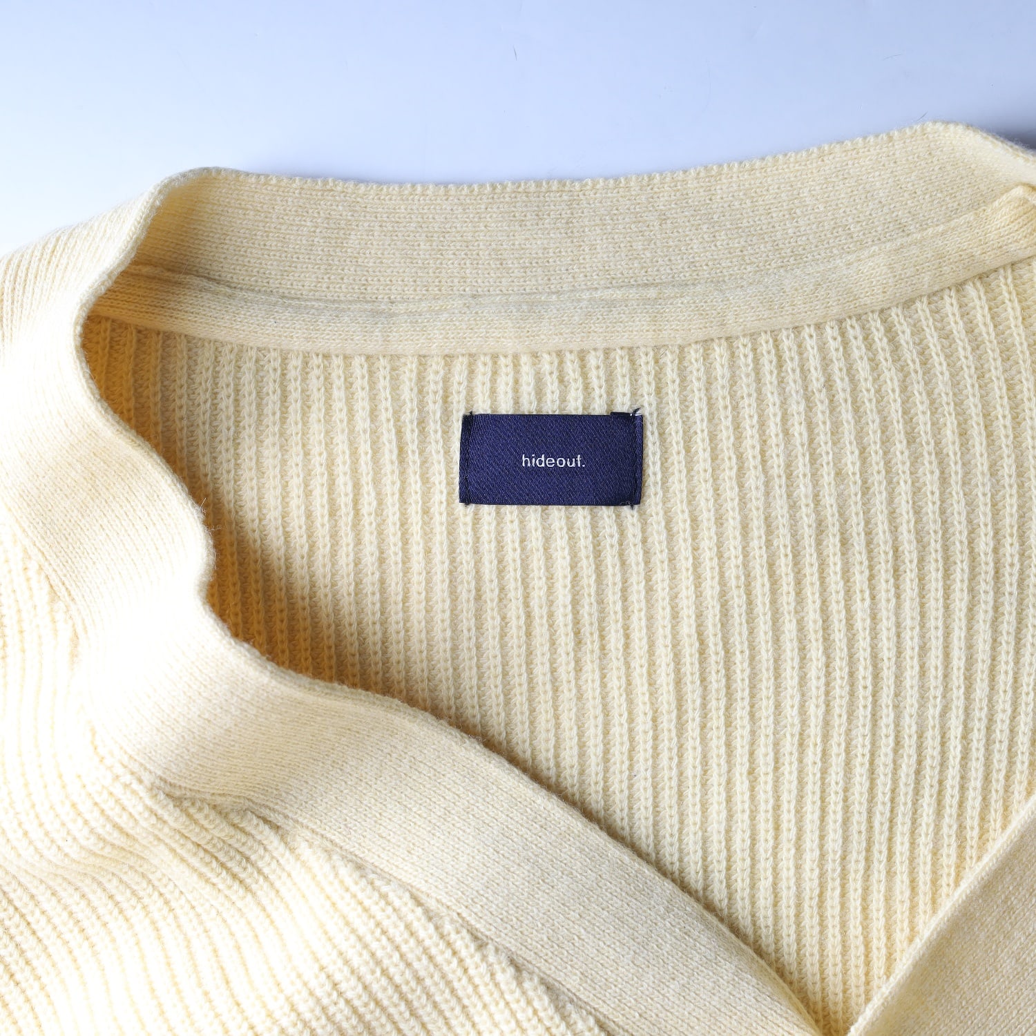 하이드아웃 22FW 가디건 버터  이미지 3